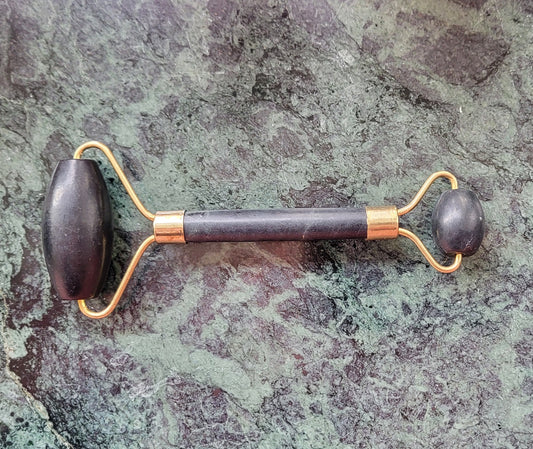 Ansigtsrulle, Black stone